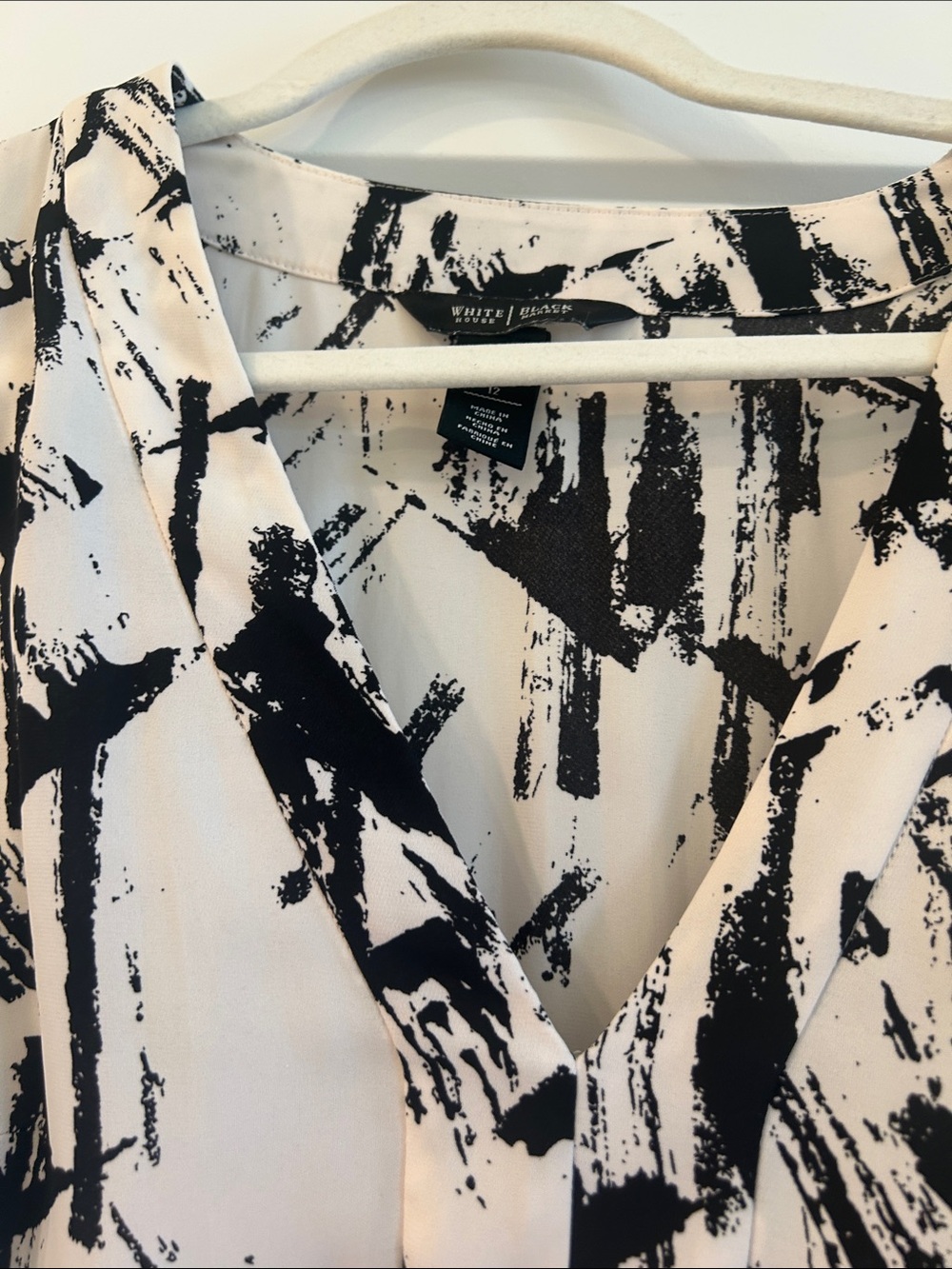 White House Black Market Monochrome Brushstroke Long Sleeve Dress - Picture 4 of 5